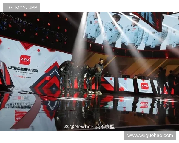 FPX战队在英雄联盟比赛中的防守反击策略分析与成败得失探讨